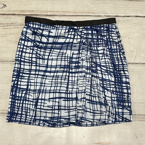 BCBGMAXAZRIA Skirt Mini Silk Blue Pleated Size 10 - Picture 1 of 12